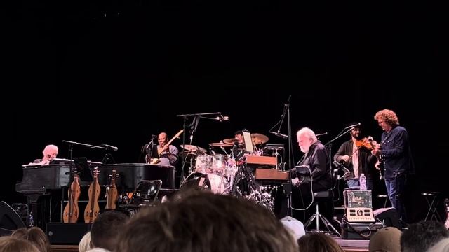 Piano intro & Look Out Any Window Bruce Hornsby & The Noisemakers Ocean City Music Pier NJ 6/26/23 смотреть онлайн