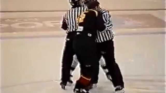 hockey fight delorme vs mayrand fight 2 2005-2006.avi смотреть онлайн