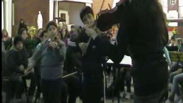 Gastón y Marcia tocando la viola смотреть онлайн