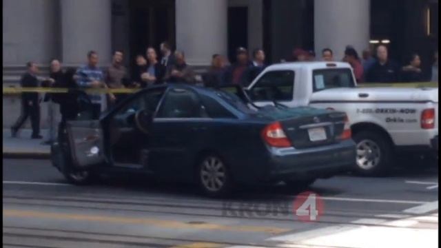 Window Washer Critical But Stable After Falling From Building смотреть онлайн