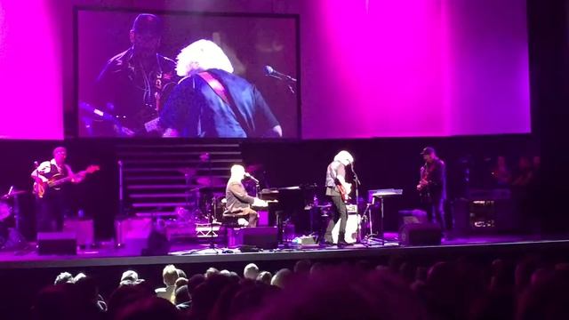ELIO PACE, JAMES BURTON & ALBERT LEE - Why Me (Live 2015 @ The London Palladium) смотреть онлайн