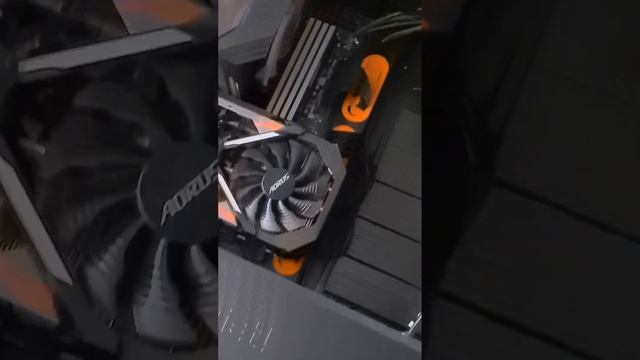Решил почистить системный корпус от пыли. Поменял видеокарту с RTX 2060 на RTX 3090. смотреть онлайн