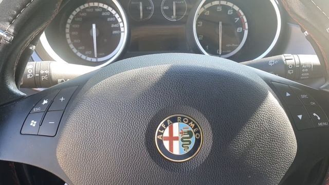 Recensione Alfa Romeo Giulietta quadrifoglio verde - un'auto sportiva da voler bene смотреть онлайн