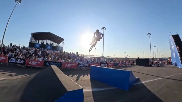 ОТ ПЕРВОГО ЛИЦА ЭКСТРИМ ШОУ ГЛАЗАМИ СУМАСШЕДШЕГО  САМОКАТЕРА