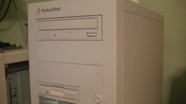 The Packard Bell Legend 822CDT Returns! смотреть онлайн