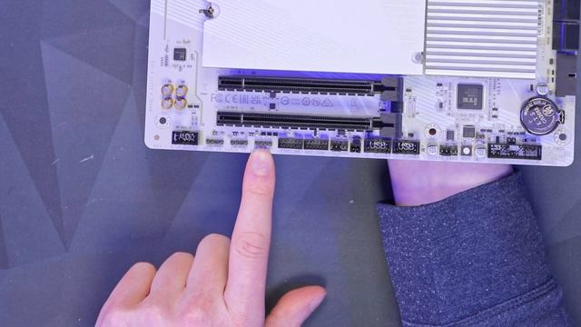 This Motherboard Is GORGEOUS! - Gigabyte B650E AORUS ELITE X AX ICE - Unboxing & Overview! [4K]