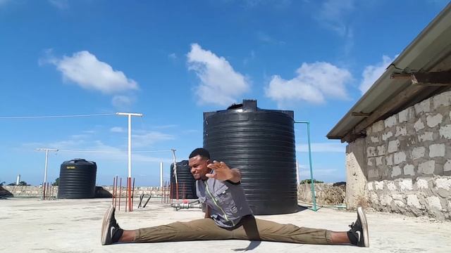 LEARN BREAK-DANCE MOVES IN KENYA WITH KHAMIS B BOY GAGA смотреть онлайн