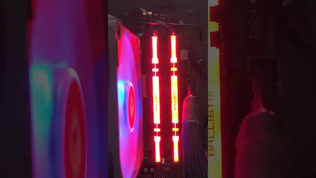 ASUS Aura Crucial Ballistix RGB смотреть онлайн