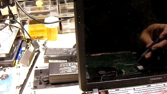 Resurrecting and upgrading Compaq laptop + look at a Toshiba laptop смотреть онлайн