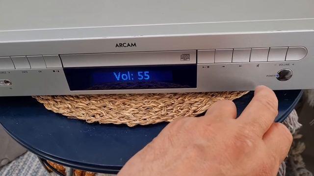 ARCAM SOLO INTEGRATED HIGH FIDELITY AMPLIFIER sample 1 смотреть онлайн