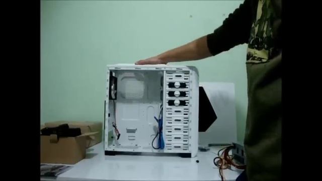 Gabinete VS-92 Cooler Shark AeroCool смотреть онлайн