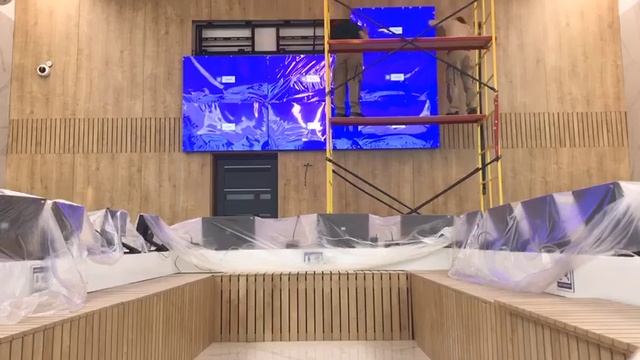 Монтаж видеостены из мониторов IKAR 55" в Краснодаре смотреть онлайн