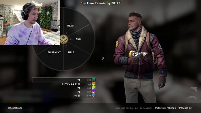 xQc addresses an angry message to Bill Gates about Windows 11 смотреть онлайн
