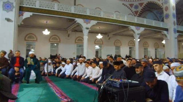 В Махачкале прошёл мавлид, посвящённый месяцу Раби уль Авваль смотреть онлайн