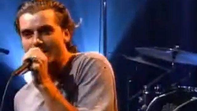 Gavin Rossdale 'Adrenaline' Tonight Show w/ Jay Leno 8-6-2002 (GR Solo) смотреть онлайн