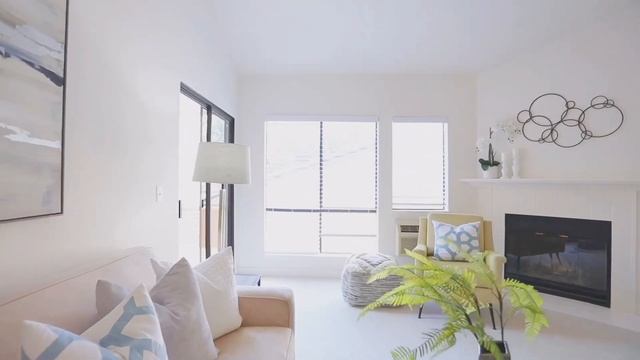 Top floor condo with a resort living in Fremont смотреть онлайн