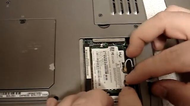 How to Install an Intel Pro 2200BG MiniPCI Wireless Card into a Laptop; from Austin Cyber Shop смотреть онлайн