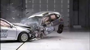 Honda Accord vs Honda Fit 2009 (IIHS)
