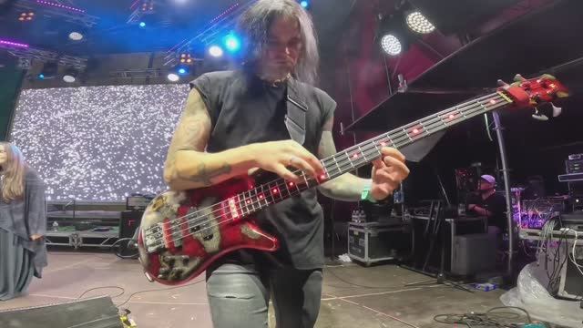 Влог басиста: Питер, Переславль и Новосиб без сна… смотреть онлайн