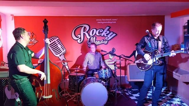 Red Cadillac and a Black Moustache (Warren Smith cover) - live 18.11.2022. смотреть онлайн