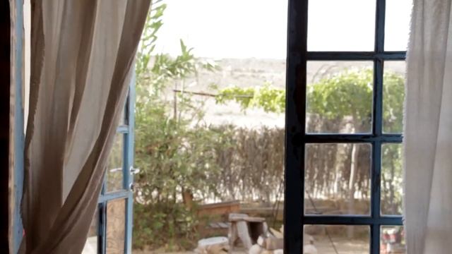 Window with Curtain Getting Blown by Wind - Zoom, Rooms, Teams, Skype, Virtual Meeting Background смотреть онлайн