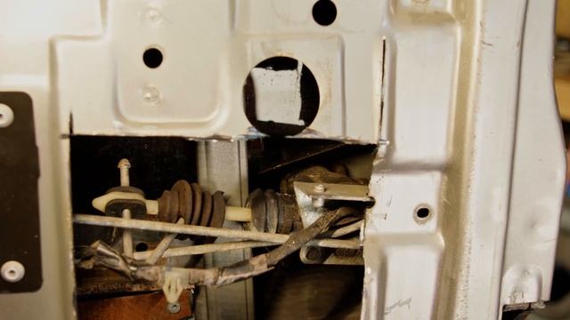 FIXED! My Windows Wouldn't Roll Down All The Way - 1999 Chevy Suburban смотреть онлайн