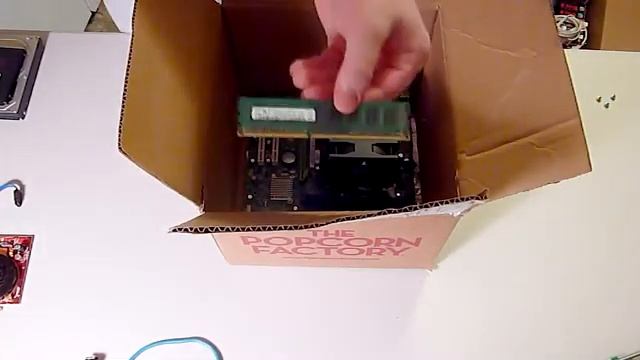 Cardboard Box HTPC / Home Media Server Build Log смотреть онлайн