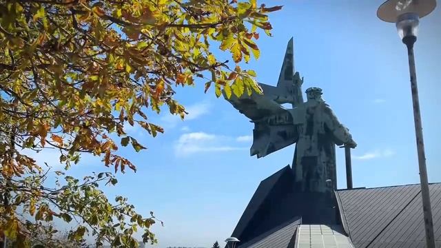 «Смотри под ноги, слушай небо...»: Горловка и война... смотреть онлайн