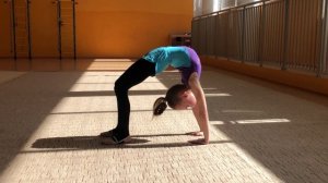 Упражнение "Мостик"  Детская Художественная Гимнастика