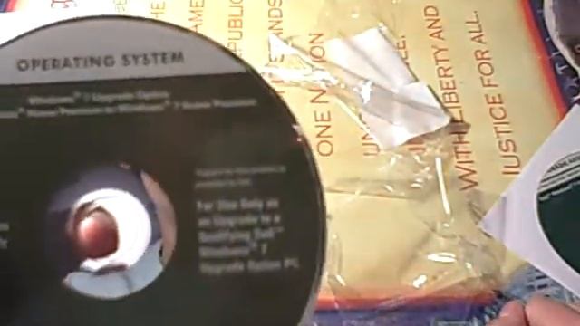 Unboxing of the Windows 7 Upgrade смотреть онлайн