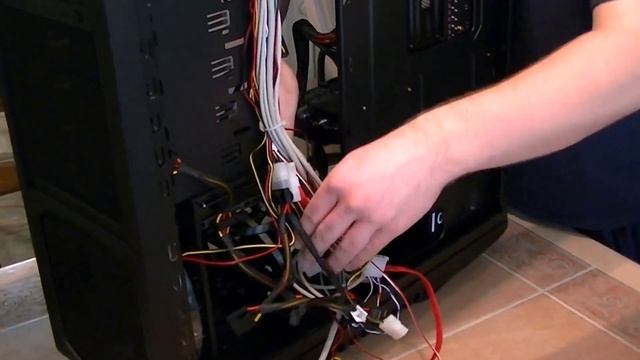 How To Build A Computer Part 5: Sata Connections смотреть онлайн