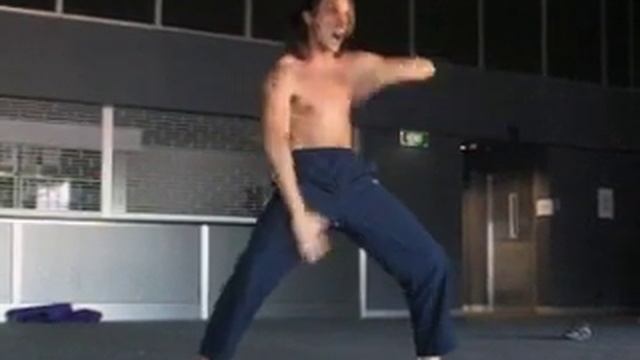 Haka Maori por Tane Mahuta смотреть онлайн