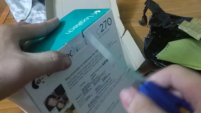 Mở hộp Webcam Logitech C270 смотреть онлайн
