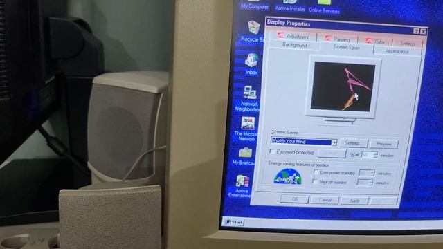 It's 1996 & you Startup a Windows 95 Computer смотреть онлайн