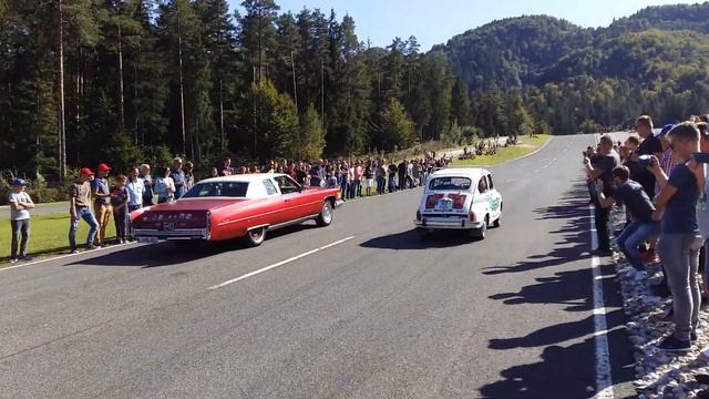 1975 Cadillac Coupe deVille V Zastava 750LE смотреть онлайн