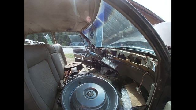 1965 CADILLAC FLEETWOOD DEMOLITION DERBY CAR BUILD part#1 gutting the car смотреть онлайн