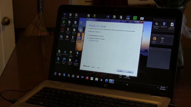 HP dv7 XZ029UA#ABA - Windows 7 to Windows 10 upgrade in place смотреть онлайн