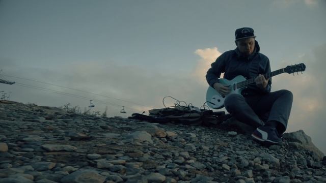 Импровизация на высоте 2300 метров, Роза пик, Epiphone Melody Maker, Zoom h4, Mooer pe100 смотреть онлайн