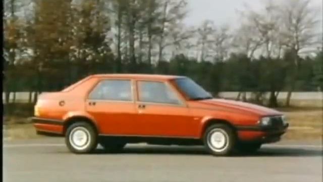 ALFA 75 tested by Riccardo Patrese & Eddie Cheever in Balocco Test Track смотреть онлайн