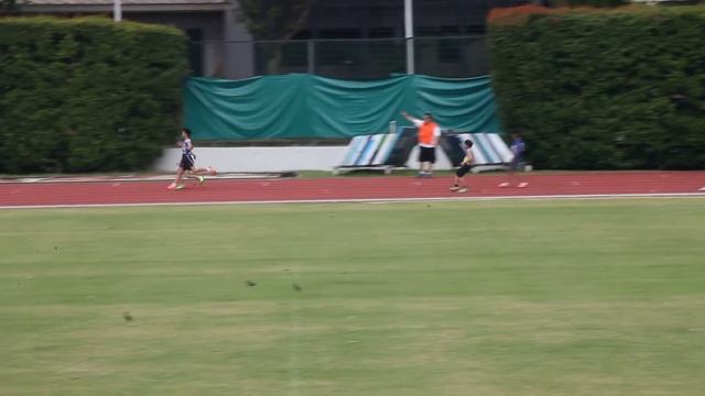 Track: Boys (False Start) смотреть онлайн