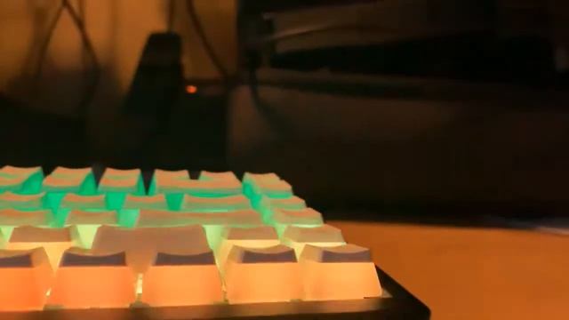 Mechanical keyboard Mistel MD770 BT with HyperX pudding keycaps. смотреть онлайн