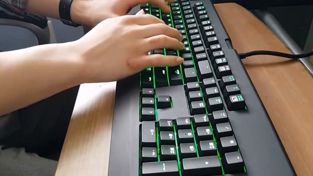 Razer Blackwidow Ultimate 2014 Typing Sound Test(HQ) смотреть онлайн