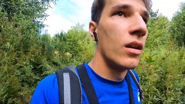 На велосипеде в какую-то деревню на озеро. Фуры, крапива, родник, плюшки и лимонад. Субботний трип