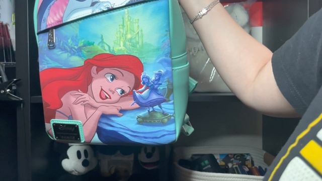 LOUNGEFLY review Disney THE LITTLE MERMAID Pink a la Mode exclusive BONUS Spider Gwen смотреть онлайн