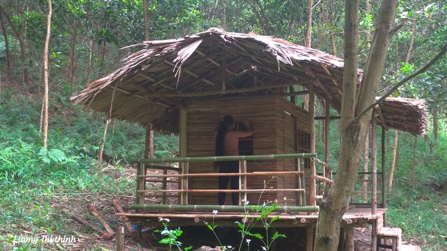 How to Make a Wooden Window , Build a Farm in the Forest , Survival Shelter , OFF GRID LIVING смотреть онлайн
