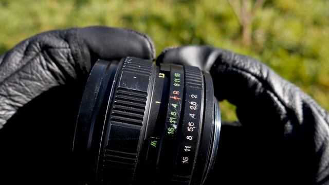 Helios 44M-4 Review - 36 year old Lens still turning heads! смотреть онлайн