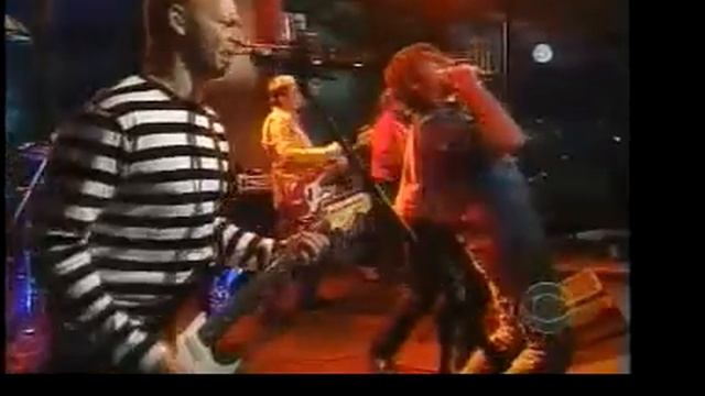 DKT/MC5 feat Mark Arm and Evan Dando - Kick Out The Jams, The Late Late Show With Craig Kilborn смотреть онлайн