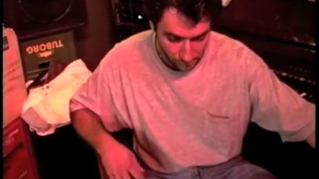 Danny Walsh solo with Brian Melvin, Peter Horvath, Tim Hauff, live in Copenhagen, Denmark, 1994. смотреть онлайн