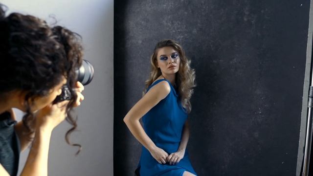 3 Step Natural Window Light Setup using a V-Flat - Super Easy! смотреть онлайн