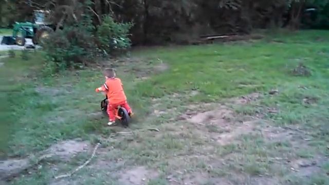 Strider bike ramp and hill,Bentley Cattell смотреть онлайн